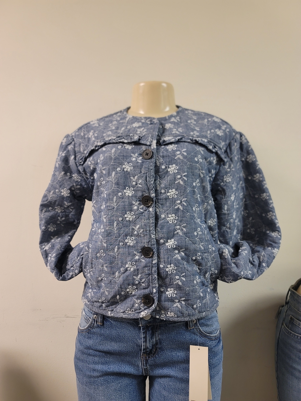 Womens Blue Floral Quilted Button-Front Jacket